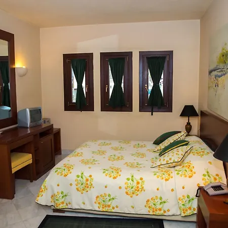 Maritsas & מלון פורטאריה