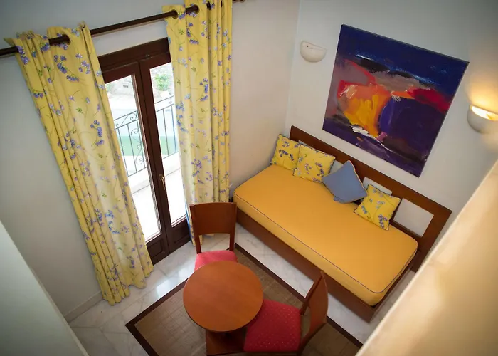 Maritsas & 5* Portariá