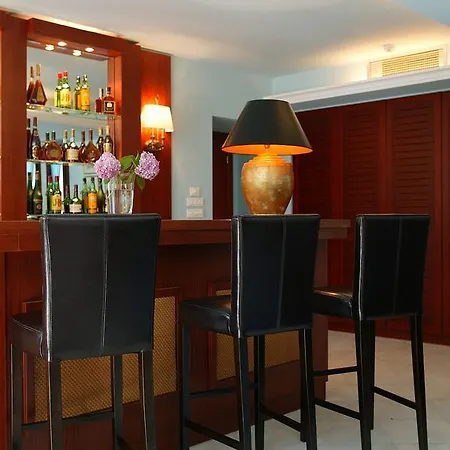 Maritsas & Отель