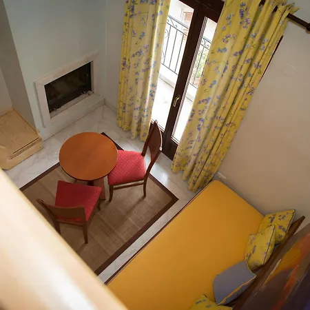 Maritsas & Отель